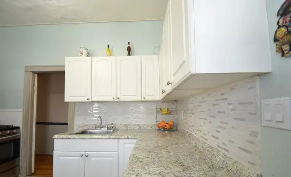 145 Moore St, Lowell, MA 01852