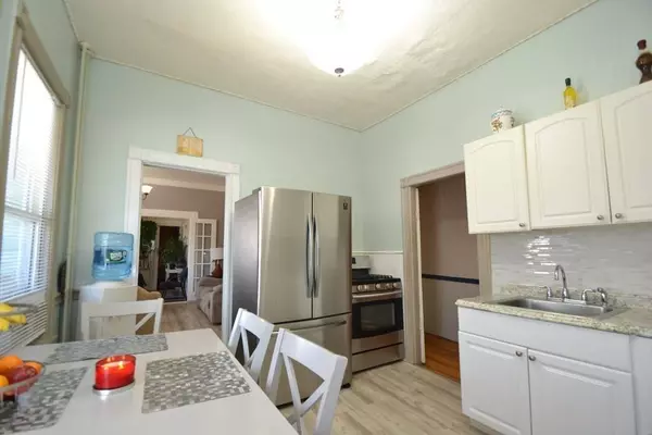 145 Moore St, Lowell, MA 01852