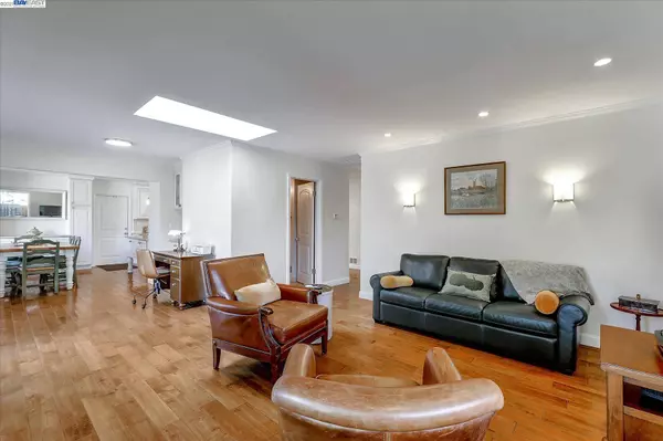 543 School St, Fremont, CA 94536