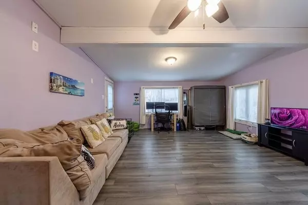 36 Elbridge Rd, Auburn, MA 01501