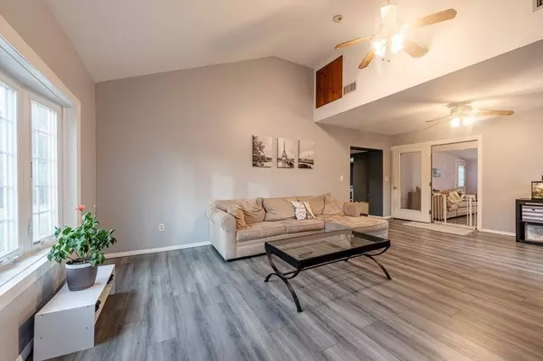 36 Elbridge Rd, Auburn, MA 01501