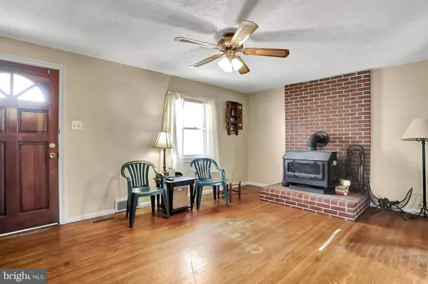 502 BELAIR AVE, Front Royal, VA 22630