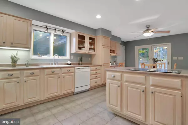 162 PENDRAGON CT, Paw Paw, WV 25434