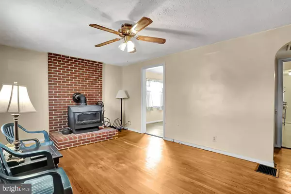 502 BELAIR AVE, Front Royal, VA 22630