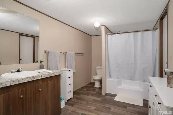 6911 Simmons Road, Castalia, NC 27816