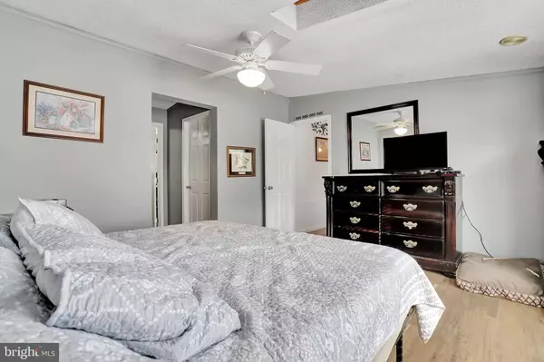 9186 HEDGESVILLE RD, Hedgesville, WV 25427