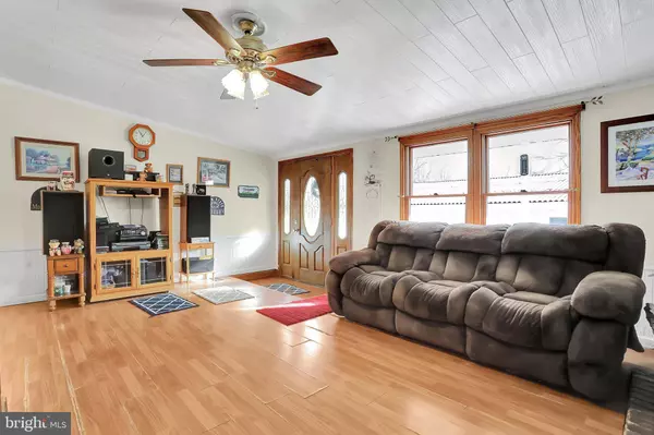 9186 HEDGESVILLE RD, Hedgesville, WV 25427