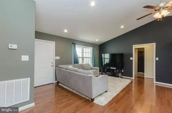 33 TWICKENHAM DR, Martinsburg, WV 25403