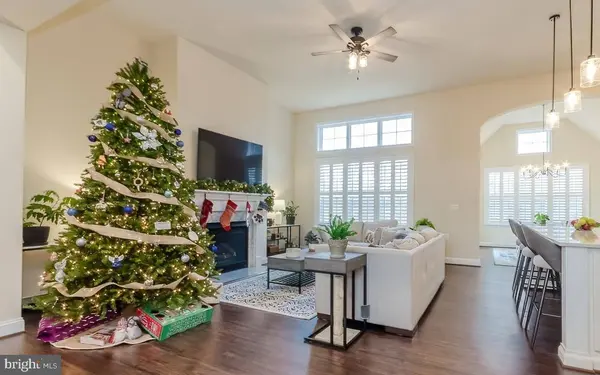 190 POTOMAC CROSSING ST, Charles Town, WV 25414