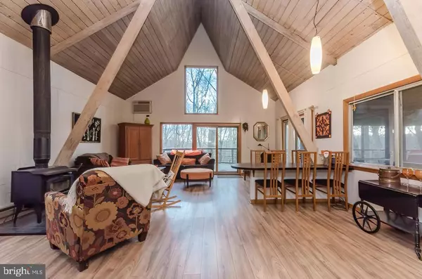 158 WHIPPORWILL WAY, Berkeley Springs, WV 25411