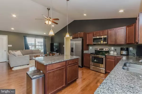 33 TWICKENHAM DR, Martinsburg, WV 25403