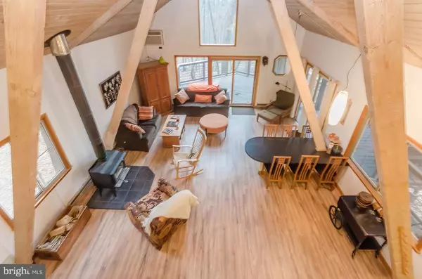 158 WHIPPORWILL WAY, Berkeley Springs, WV 25411