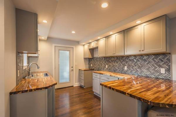 180 SECOND AV, Gloversville, NY 12078