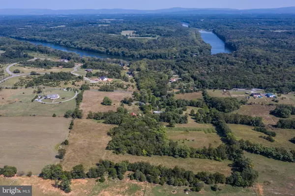 623 WHITINGS NECK RD, Martinsburg, WV 25404