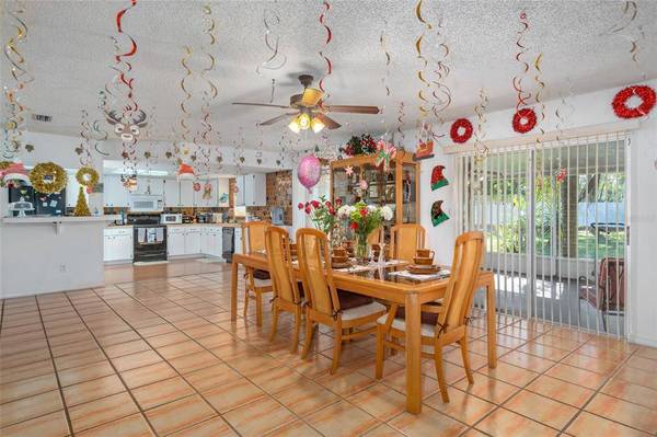 1831 KIM ACRES LANE, Dover, FL 33527