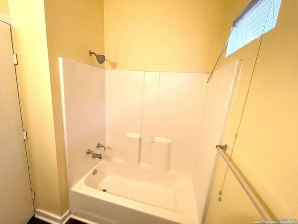 228 SPRUCE ST, San Antonio, TX 78203-1549