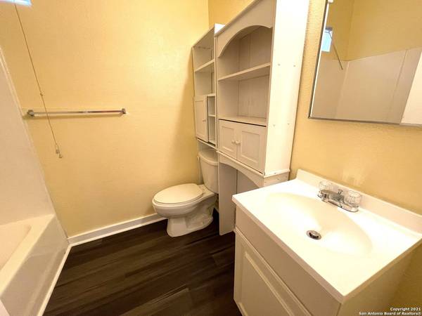 228 SPRUCE ST, San Antonio, TX 78203-1549