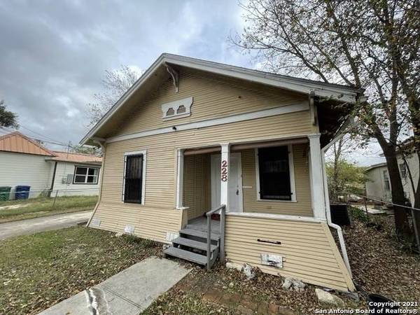 228 SPRUCE ST, San Antonio, TX 78203-1549