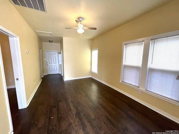 228 SPRUCE ST, San Antonio, TX 78203-1549