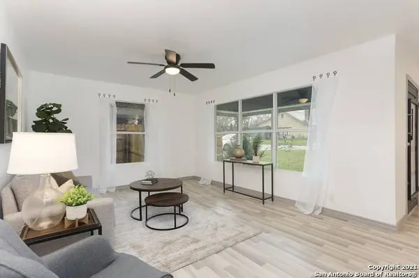 214 Oriole Ln, San Antonio, TX 78228