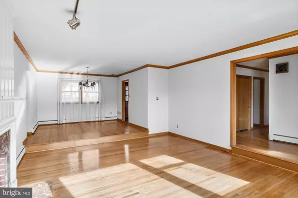 105 HAINES DR, Moorestown, NJ 08057