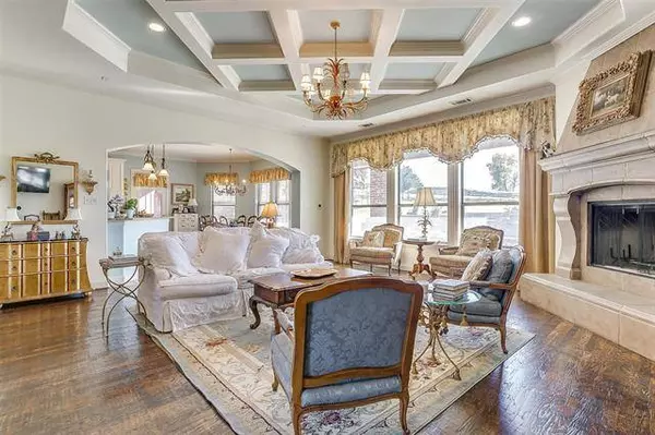 5817 Lakeside Drive, Fort Worth, TX 76179