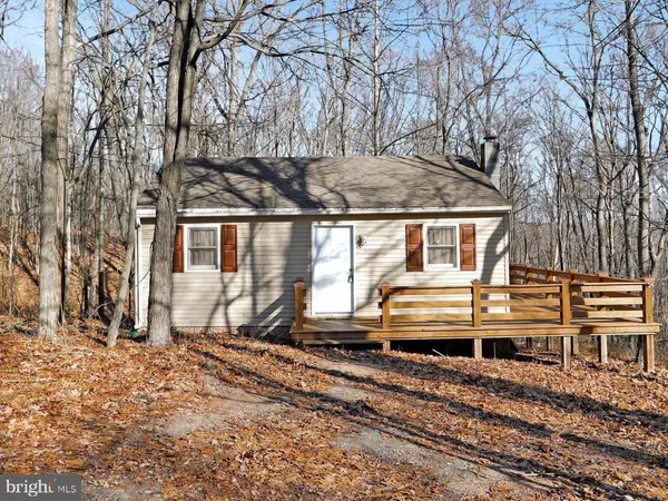 369 GLOYD LN, Great Cacapon, WV 25422