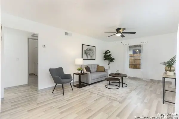 214 Oriole Ln, San Antonio, TX 78228