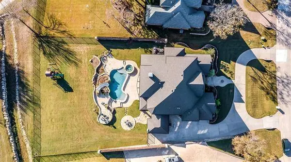 5817 Lakeside Drive, Fort Worth, TX 76179