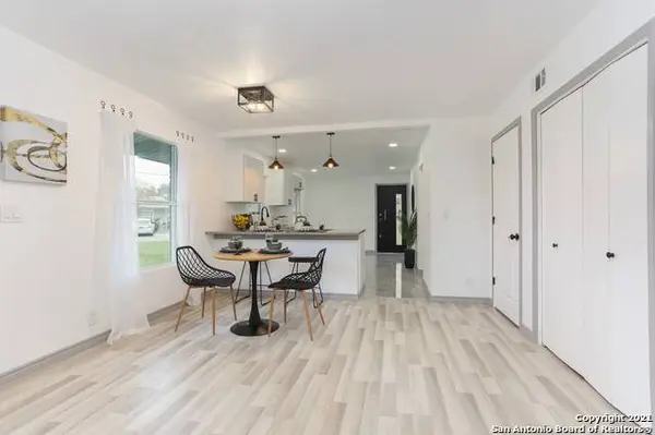 214 Oriole Ln, San Antonio, TX 78228