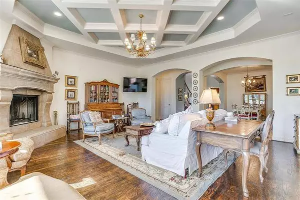 5817 Lakeside Drive, Fort Worth, TX 76179