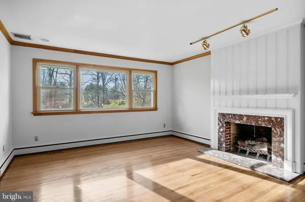 105 HAINES DR, Moorestown, NJ 08057