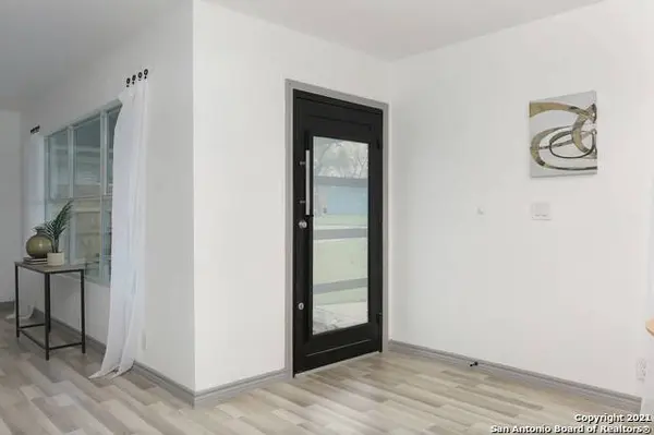 214 Oriole Ln, San Antonio, TX 78228