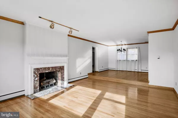 105 HAINES DR, Moorestown, NJ 08057