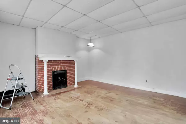 72 WEST QUEEN, Chambersburg, PA 17202