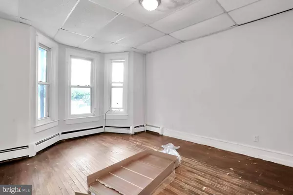 72 WEST QUEEN, Chambersburg, PA 17202