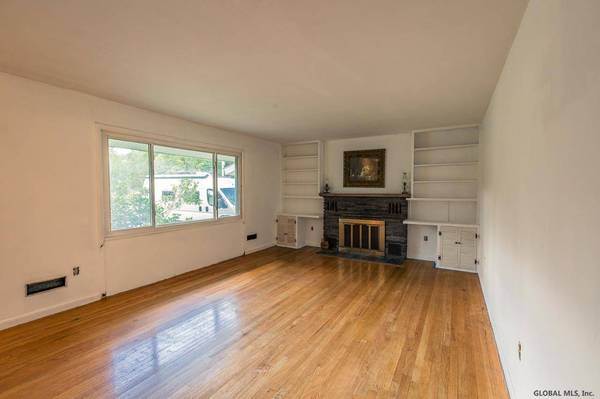 473 GARRETT RD, Ballston Spa, NY 12020