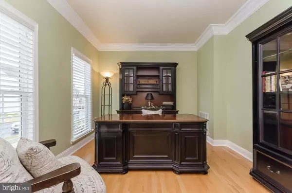 169 COLONIAL DR, Charles Town, WV 25414