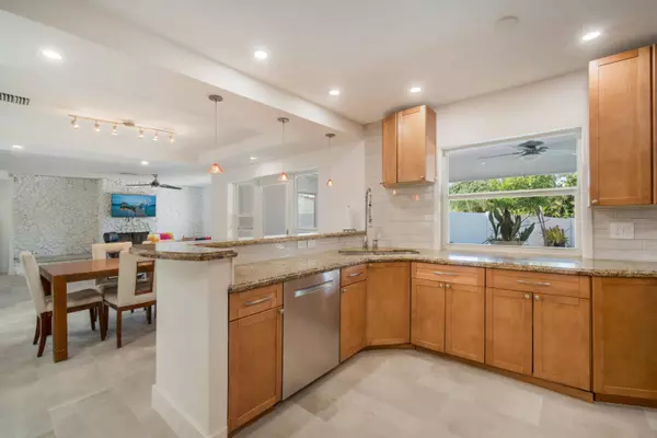 4031 NE 16th AVE, Oakland Park, FL 33334