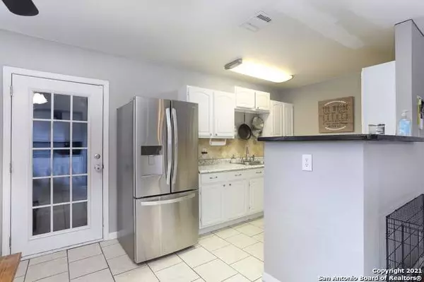 110 MEADOW PARK ST, San Antonio, TX 78227-1009