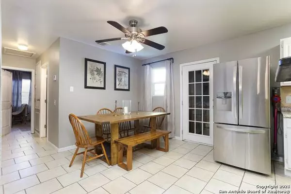 110 MEADOW PARK ST, San Antonio, TX 78227-1009