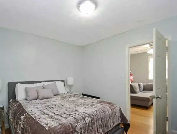 2 Ashton Pl, Methuen, MA 01844