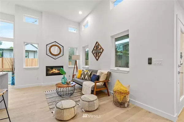 8747 12th AVE NW #B, Seattle, WA 98117