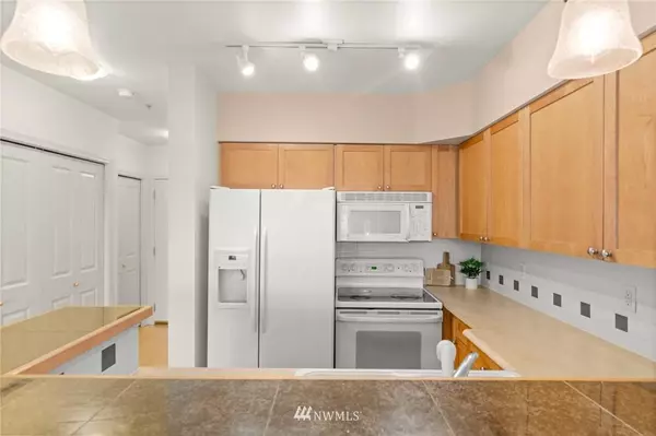 1525 NW 57th ST #213, Seattle, WA 98107