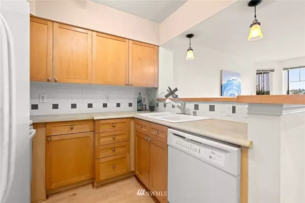 1525 NW 57th ST #213, Seattle, WA 98107