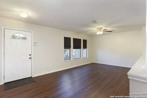 7523 LEGEND POINT DR, San Antonio, TX 78244-2413