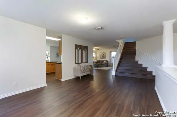 7523 LEGEND POINT DR, San Antonio, TX 78244-2413