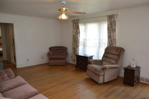 19 LEE  AVE, Gloversville, NY 12078