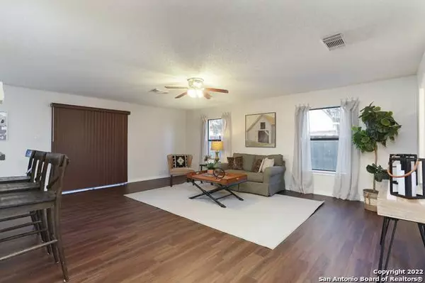 7523 LEGEND POINT DR, San Antonio, TX 78244-2413