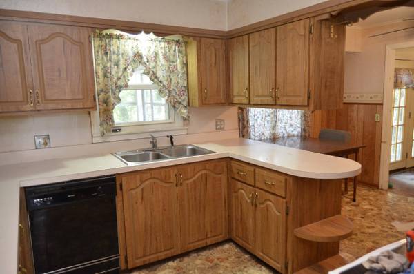 19 LEE  AVE, Gloversville, NY 12078